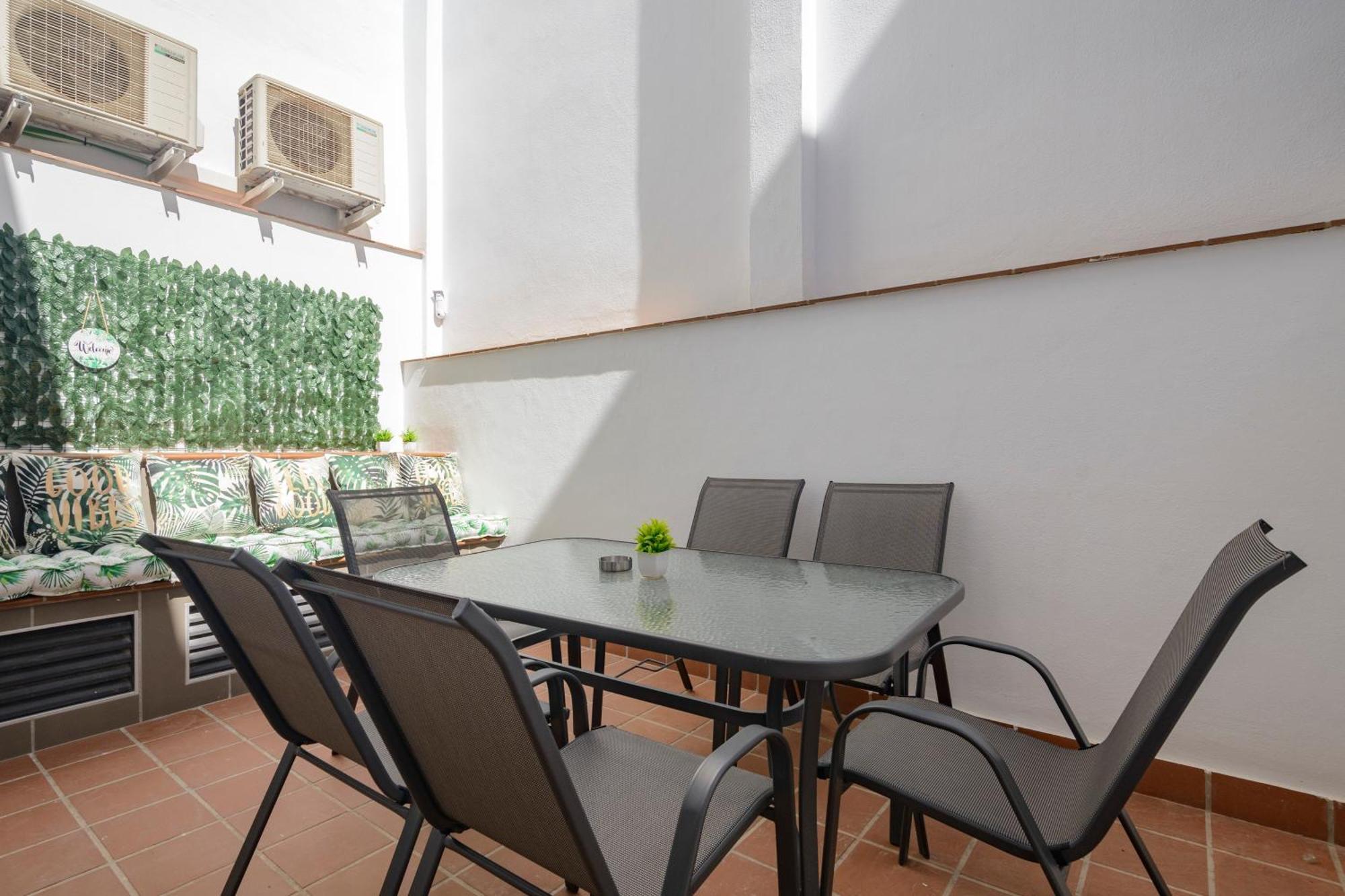 J De La Alhambra Apartment